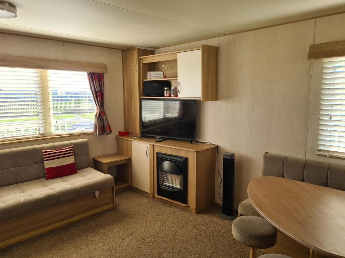Апартаменти 8 Berth The Chase Інголдмеллс Екстер'єр фото