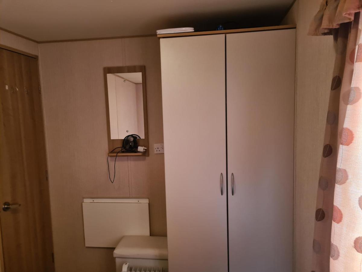 Апартаменти 8 Berth The Chase Інголдмеллс Екстер'єр фото