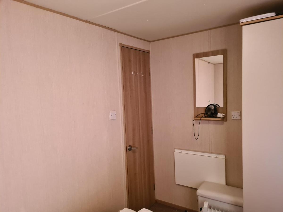 Апартаменти 8 Berth The Chase Інголдмеллс Екстер'єр фото