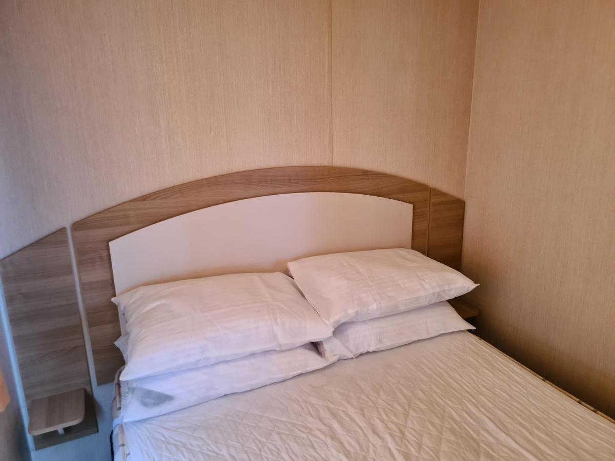 Апартаменти 8 Berth The Chase Інголдмеллс Екстер'єр фото