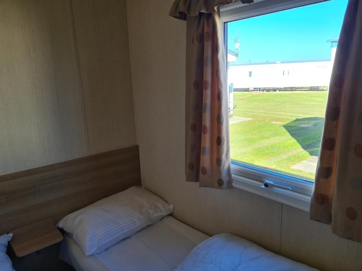 Апартаменти 8 Berth The Chase Інголдмеллс Екстер'єр фото